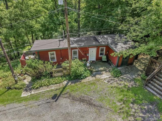 14 Smith Hill Road, New Hampton, NY 10958
