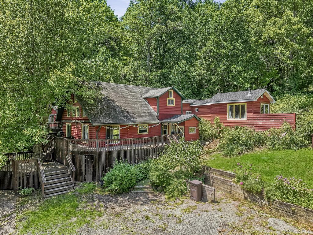 14 Smith Hill Road, New Hampton, NY 10958