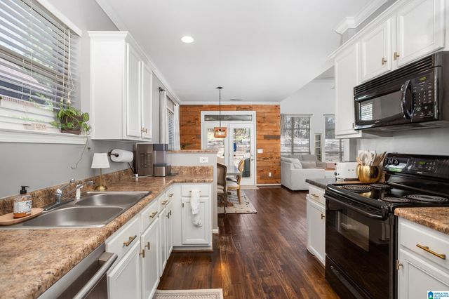 2048 TUDOR LANE, Moody, AL 35004