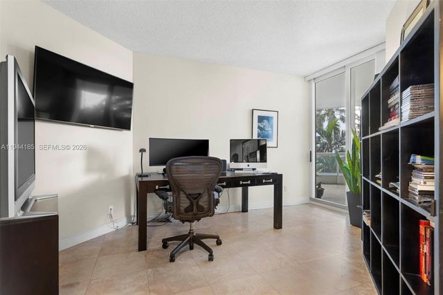 21050 Point Pl 502, Aventura, FL 33180
