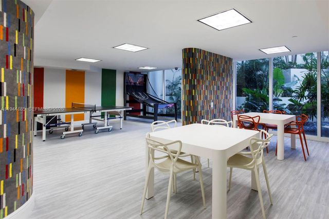 21050 Point Pl 502, Aventura, FL 33180