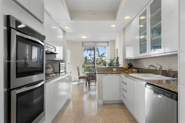 21050 Point Pl 502, Aventura, FL 33180