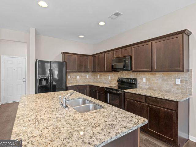 1064 Lear Drive, Locust Grove, GA 30248