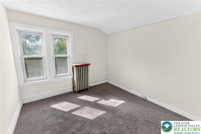 1004 East Susquehanna Street, Salisbury Twp, PA 18103