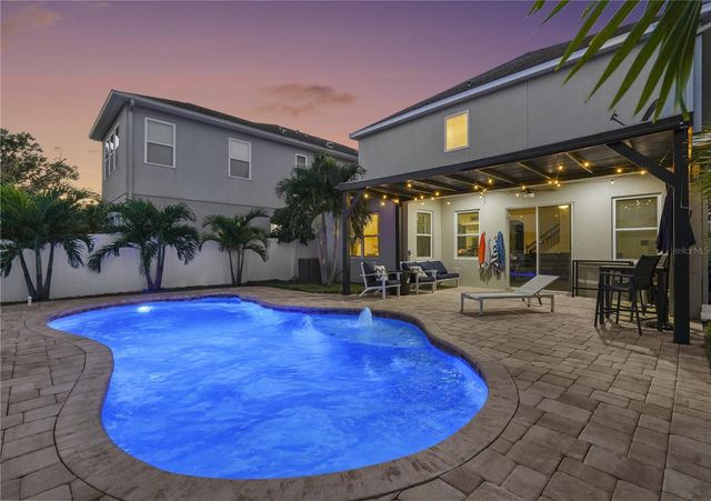 8113 CHAMPIONS FOREST WAY, Tampa, FL 33635