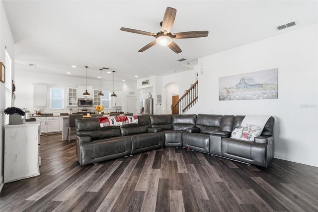 8113 CHAMPIONS FOREST WAY, Tampa, FL 33635