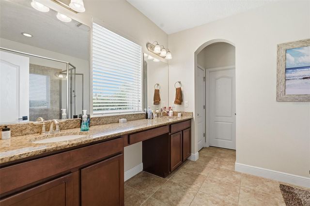 8113 CHAMPIONS FOREST WAY, Tampa, FL 33635