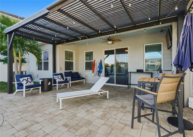 8113 CHAMPIONS FOREST WAY, Tampa, FL 33635