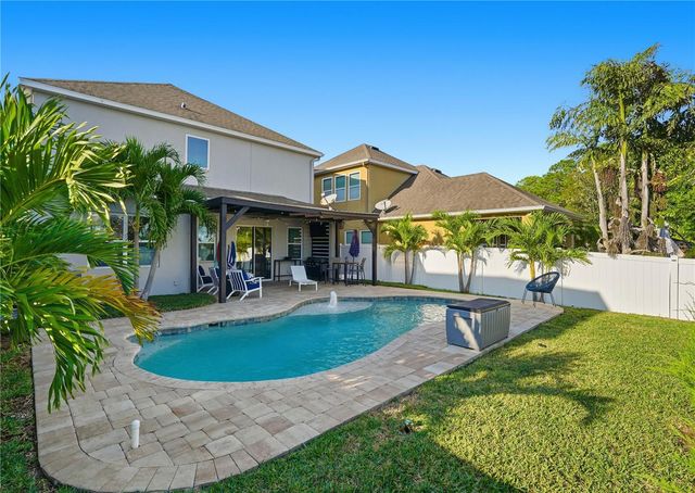 8113 CHAMPIONS FOREST WAY, Tampa, FL 33635