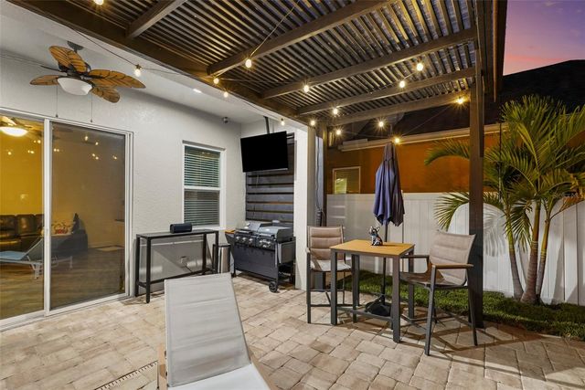 8113 CHAMPIONS FOREST WAY, Tampa, FL 33635