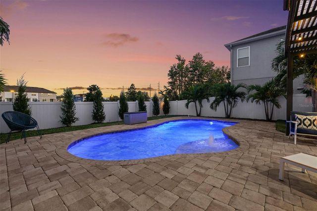 8113 CHAMPIONS FOREST WAY, Tampa, FL 33635