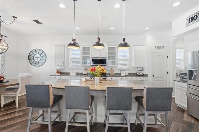 8113 CHAMPIONS FOREST WAY, Tampa, FL 33635