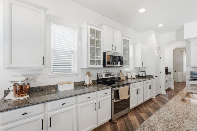 8113 CHAMPIONS FOREST WAY, Tampa, FL 33635