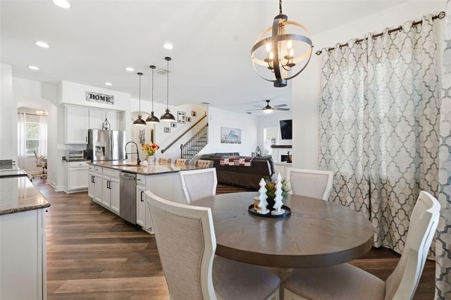 8113 CHAMPIONS FOREST WAY, Tampa, FL 33635