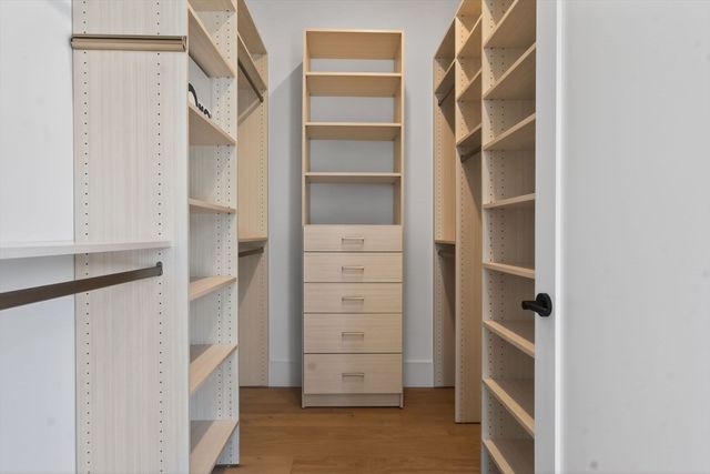 1114 Beacon 101, Newton, MA 02461