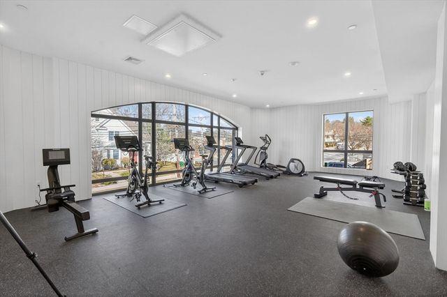 1114 Beacon 101, Newton, MA 02461