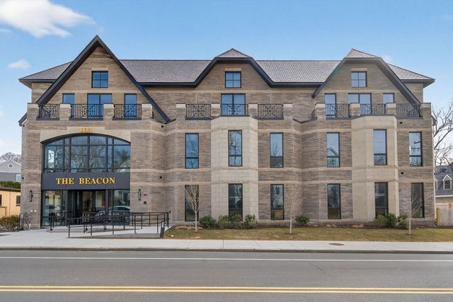 1114 Beacon 101, Newton, MA 02461