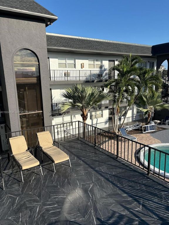 1100 NE 9th Ave 203, Fort Lauderdale, FL 3240