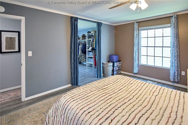 223 Pleasant Valley Drive, South Charleston, WV 25309