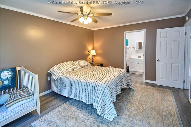 223 Pleasant Valley Drive, South Charleston, WV 25309