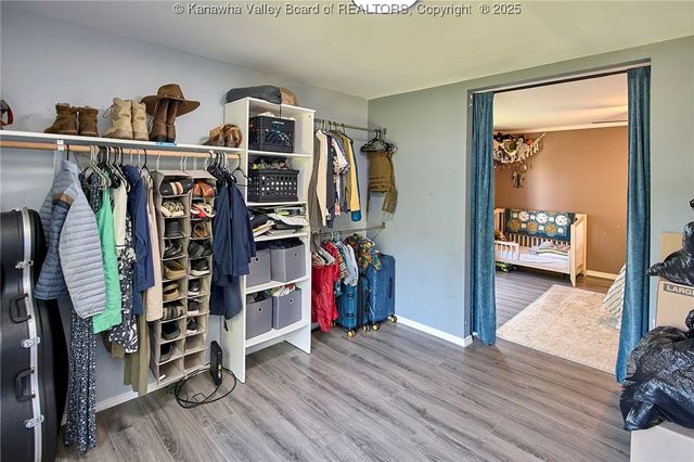 223 Pleasant Valley Drive, South Charleston, WV 25309