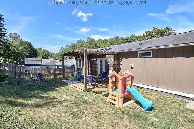 223 Pleasant Valley Drive, South Charleston, WV 25309