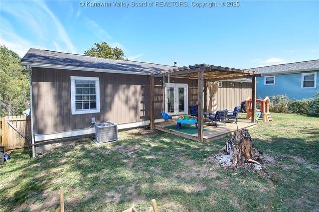 223 Pleasant Valley Drive, South Charleston, WV 25309