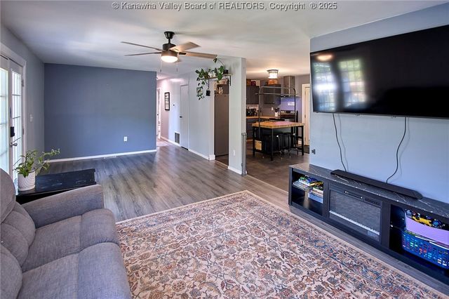 223 Pleasant Valley Drive, South Charleston, WV 25309