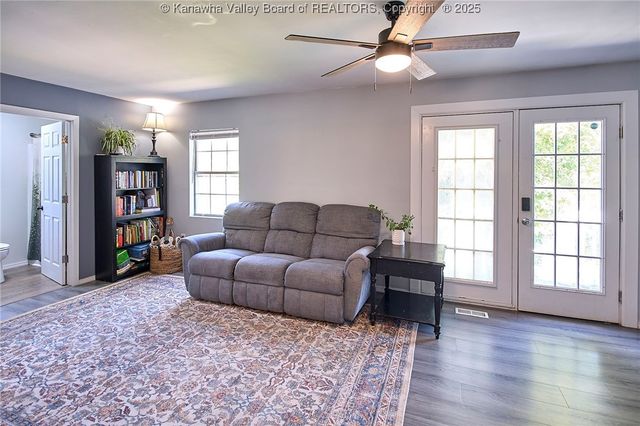 223 Pleasant Valley Drive, South Charleston, WV 25309