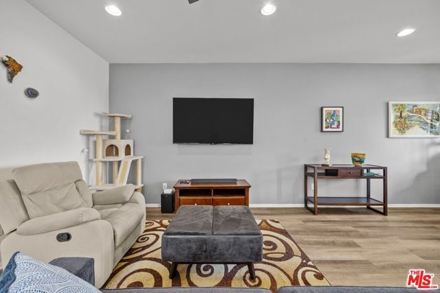 669 Seine River Way, Oxnard, CA 93036