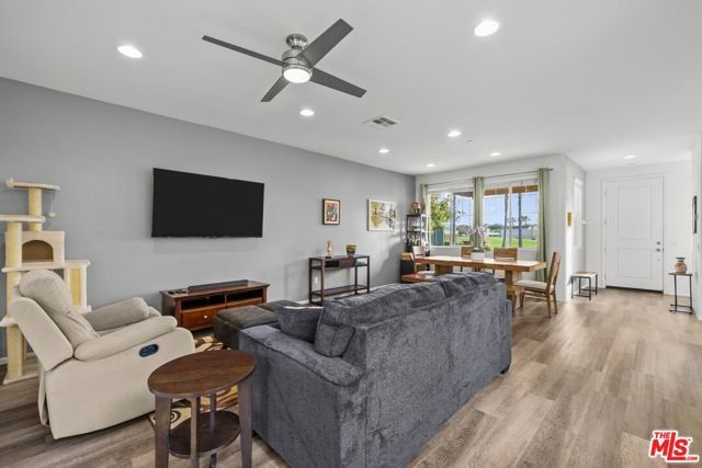 669 Seine River Way, Oxnard, CA 93036