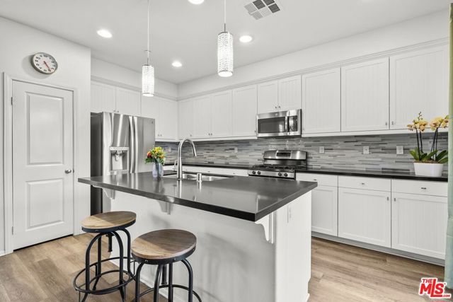 669 Seine River Way, Oxnard, CA 93036