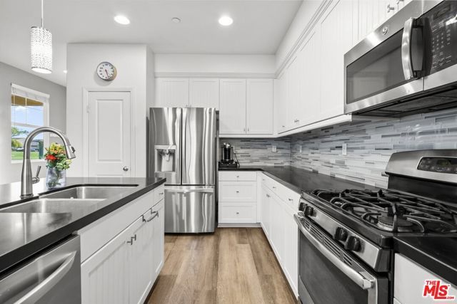 669 Seine River Way, Oxnard, CA 93036