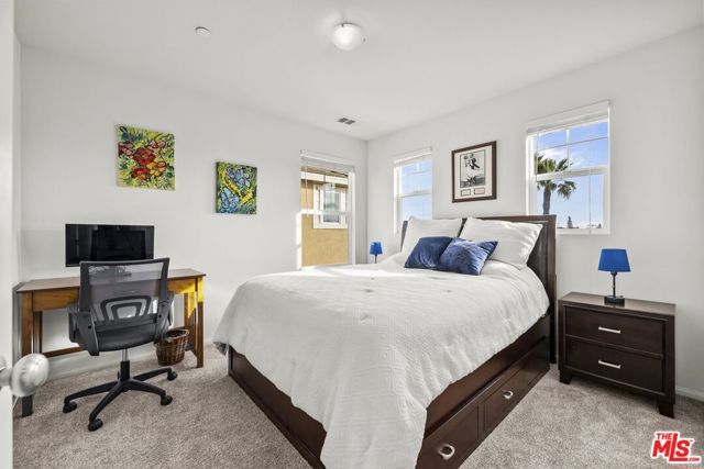 669 Seine River Way, Oxnard, CA 93036