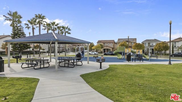 669 Seine River Way, Oxnard, CA 93036