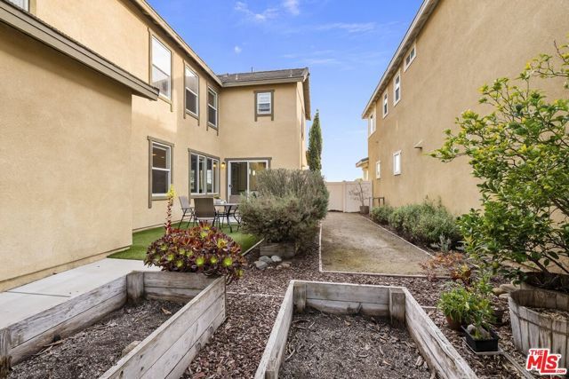 669 Seine River Way, Oxnard, CA 93036