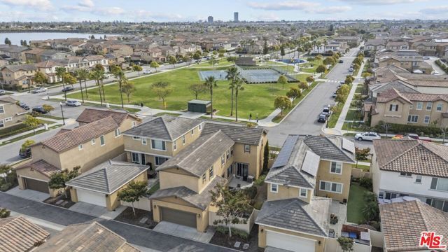 669 Seine River Way, Oxnard, CA 93036