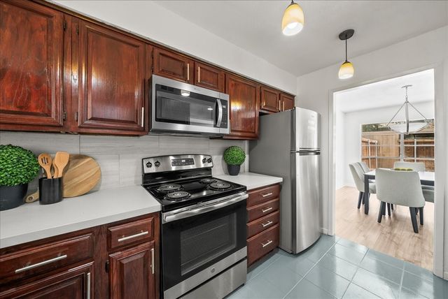 9206 Flickering Shadow Drive, Dallas, TX 75243