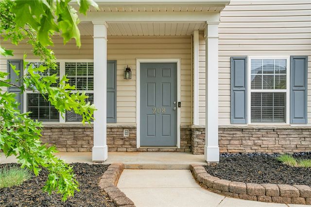 208 Dylan Oaks Drive, Simpsonville, SC 29681