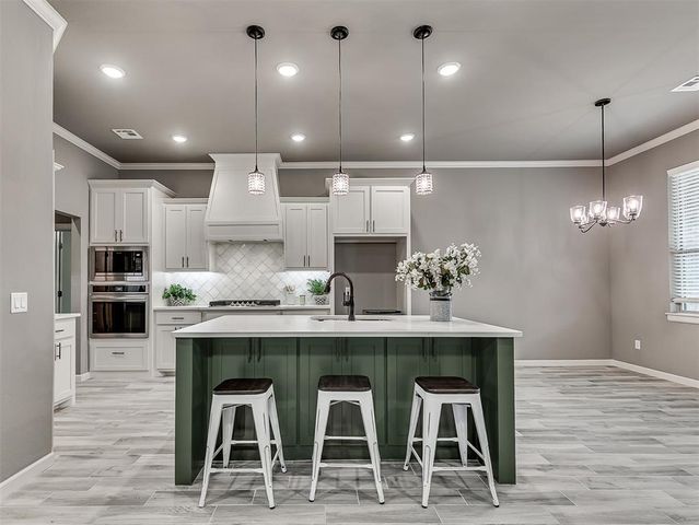 2913 Summit Hollow Circle, Norman, OK 73071