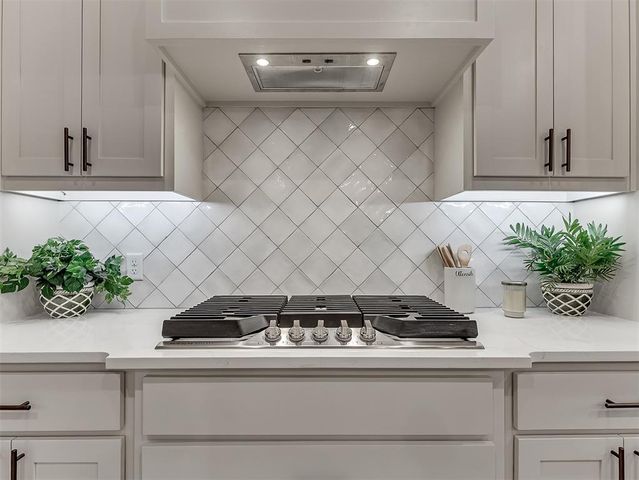 2913 Summit Hollow Circle, Norman, OK 73071