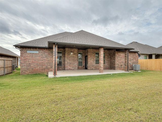 2913 Summit Hollow Circle, Norman, OK 73071