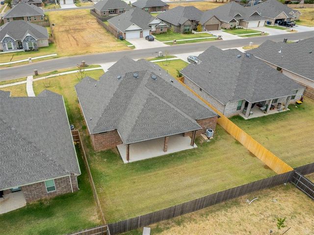2913 Summit Hollow Circle, Norman, OK 73071