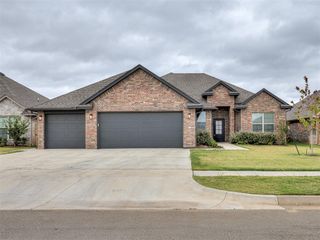2913 Summit Hollow Circle, Norman, OK 73071