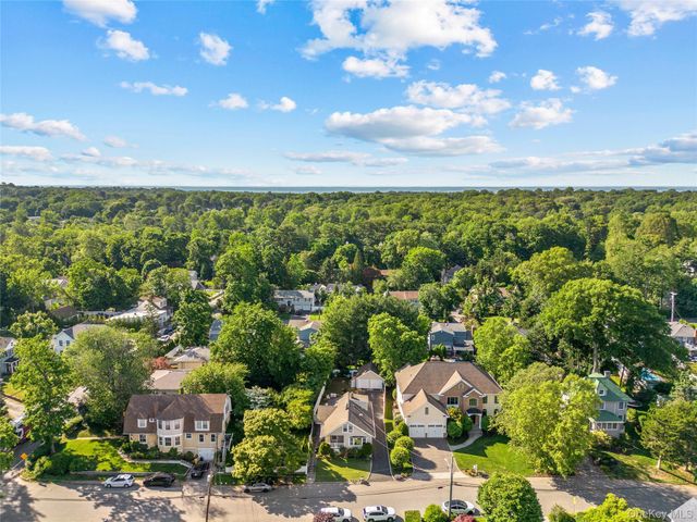 15 Pershing Avenue, Locust Valley, NY 11560
