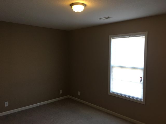 805 Oak Arbor Ct Apt A, Clarksville, TN 37040