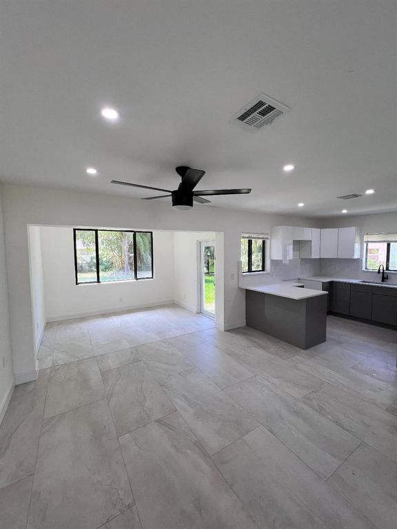 1718 BAYSHORE BOULEVARD, Dunedin, FL 34698