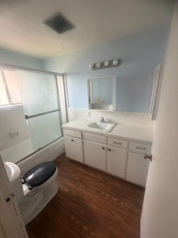 6600 E Lathrop Rd, Manteca, CA 95336