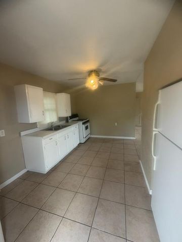 6600 E Lathrop Rd, Manteca, CA 95336
