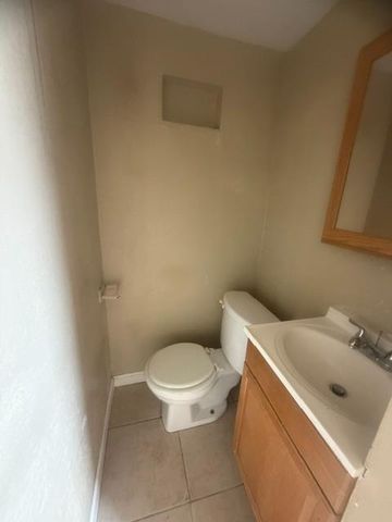 6600 E Lathrop Rd, Manteca, CA 95336